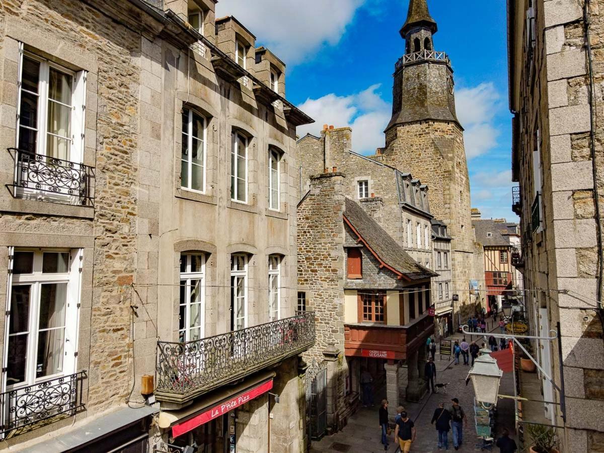 Appartement De La Tour De L'Horloge De Dinan Bagian luar foto